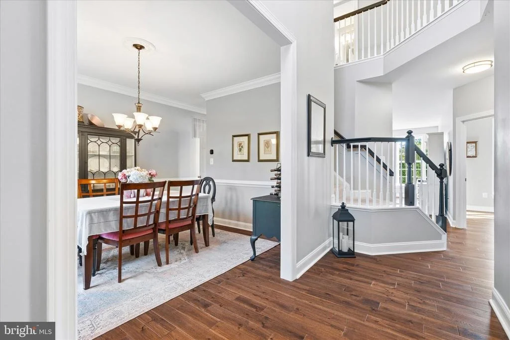 Photo of 2258 W. GREENLEAF DRIVE