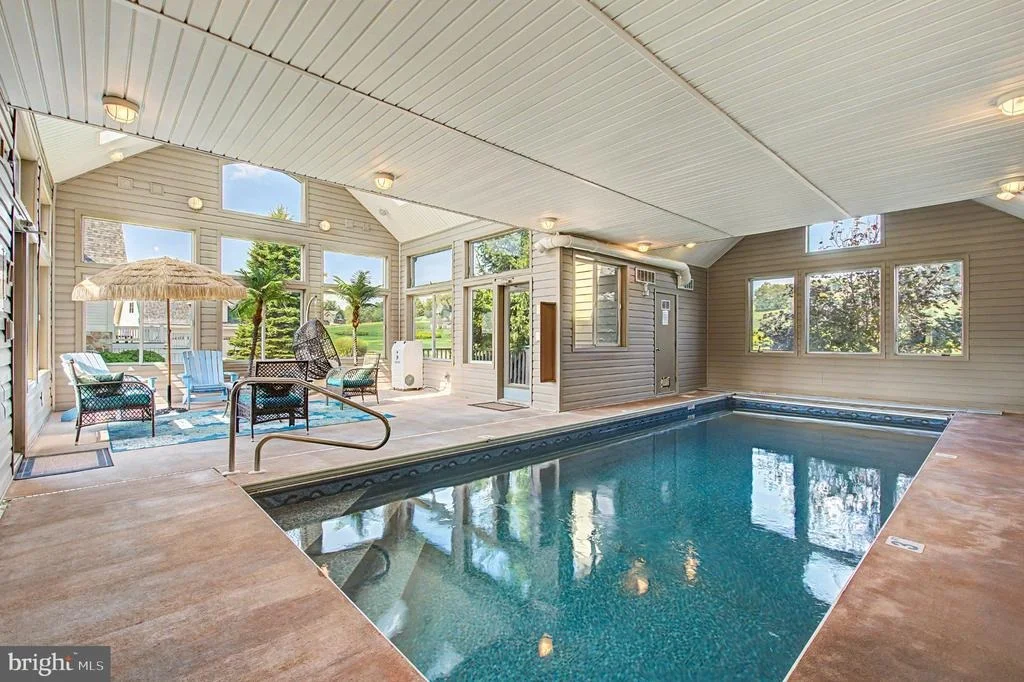 Photo of 342 LAKEFRONT LINKS DRIVE