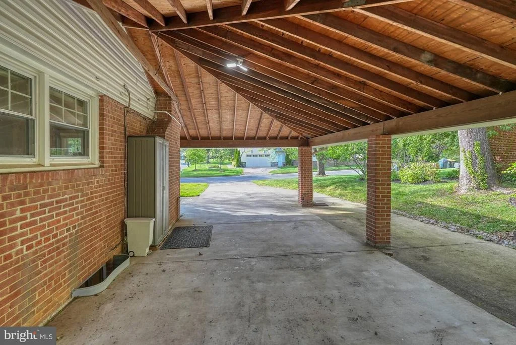 Photo of 1635 DINNEEN DRIVE