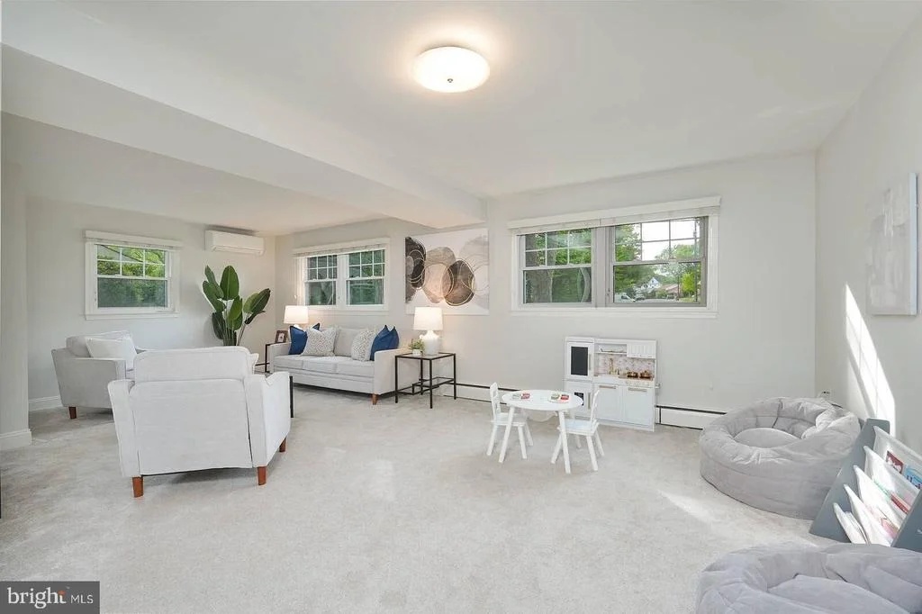 Photo of 1635 DINNEEN DRIVE