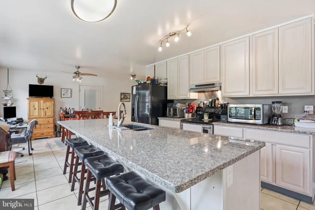 Photo of 5921 QUINN ROAD
