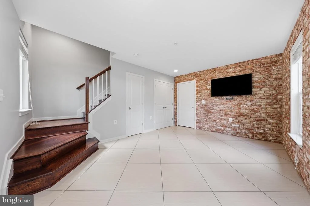 Photo of 1402 WHEYFIELD DRIVE