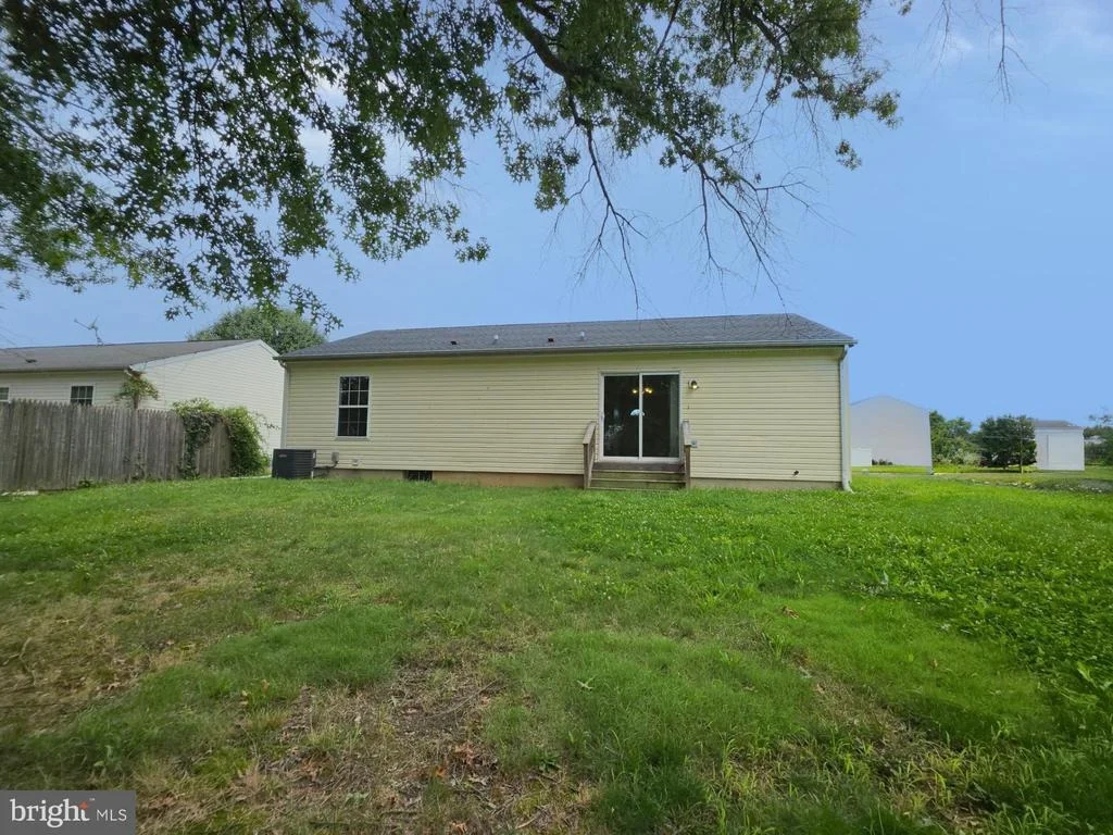 Photo of 341 RAINBOW LANE