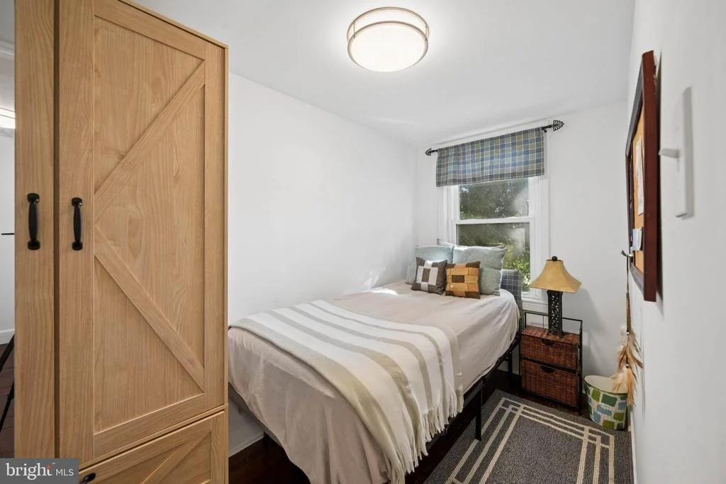 Photo of 3355 FALLS ROAD