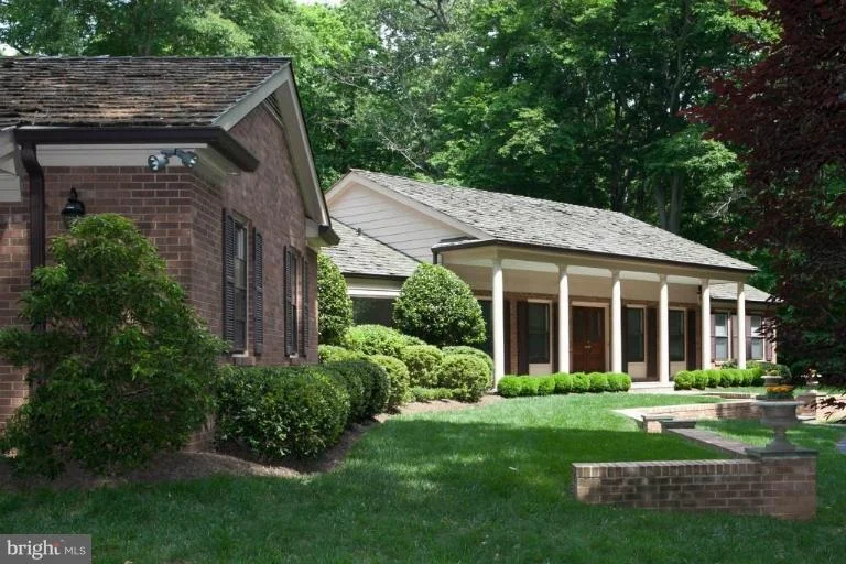 Photo of 450 RIVER BEND ROAD