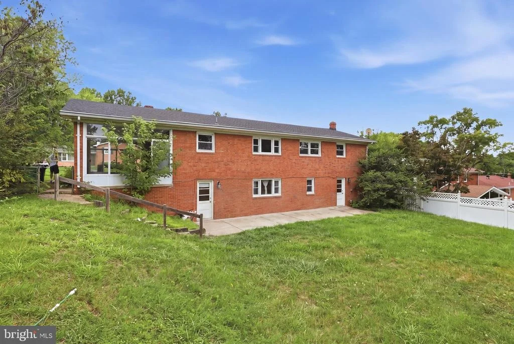 Photo of 6915 BRIARCLIFF DRIVE