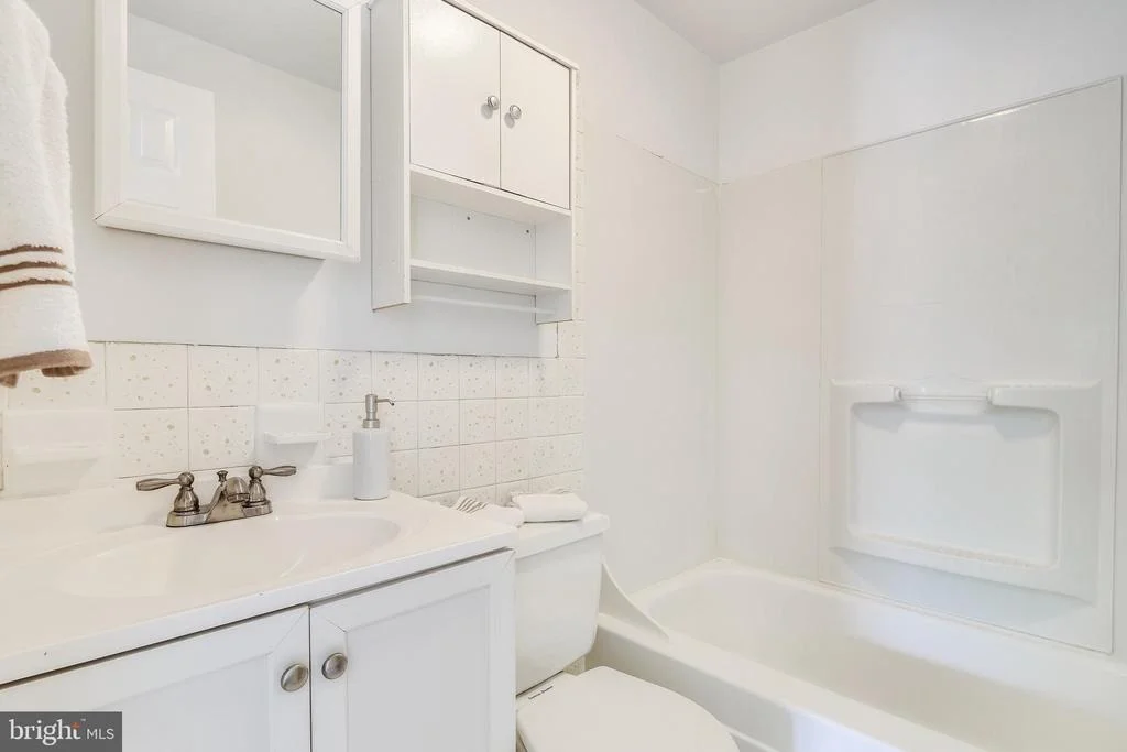 Photo of 937 GROVEHILL ROAD