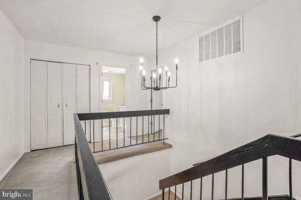 Photo of 19005 HARKNESS LANE