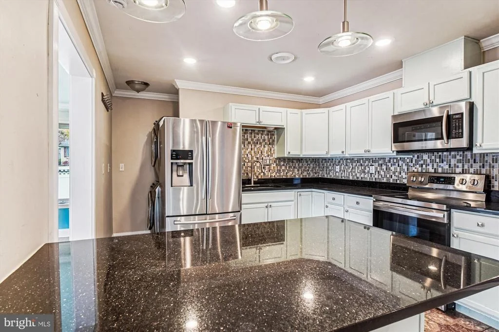 Photo of 417 WHITE OAK PLACE