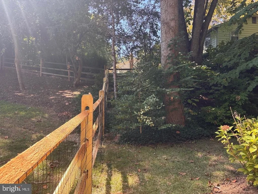 Photo of 6710 SYDENSTRICKER ROAD