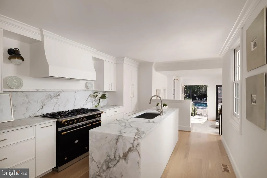 Photo of 3418 RESERVOIR ROAD NW