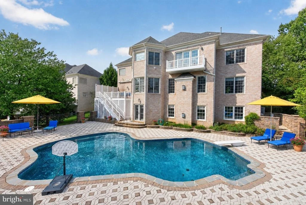 Photo of 6245 LINWAY TERRACE