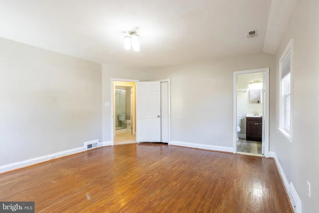 Photo of 3306 LABYRINTH ROAD