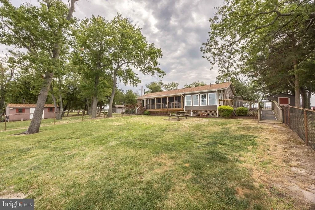 Photo of 7940 RIVERVIEW ROAD