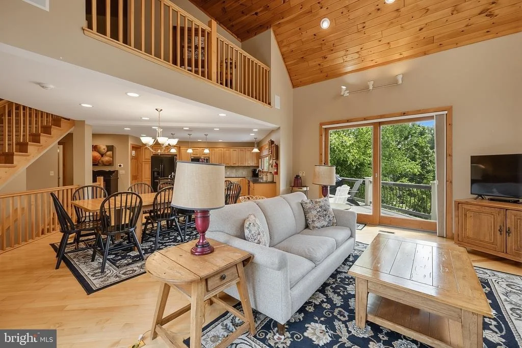 Photo of 250 LAKE POINTE DRIVE