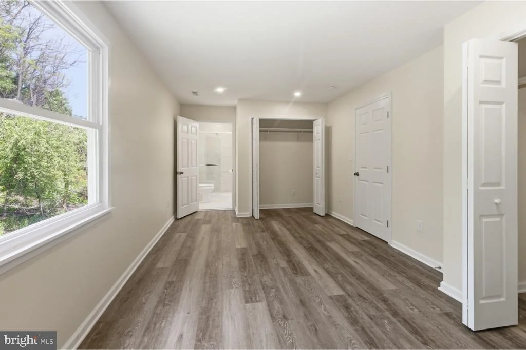 Photo of 24823 CUTSAIL DRIVE