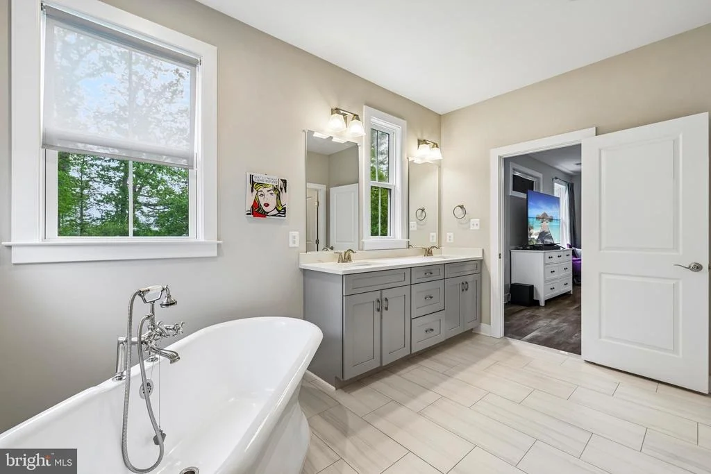 Photo of 1310 HOOK ROAD
