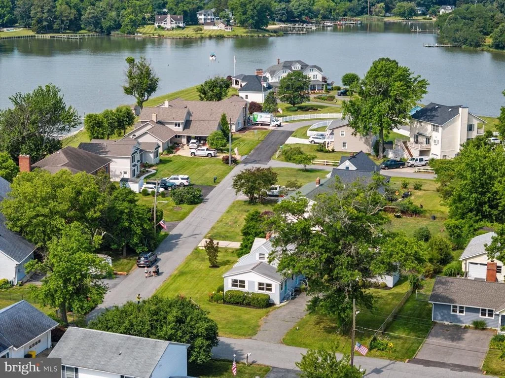 Photo of 812 BAY VIEW DRIVE