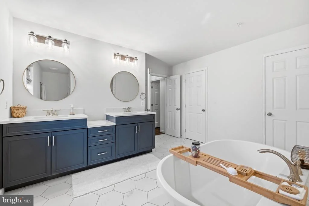Photo of 2758 HILLFIELD DRIVE