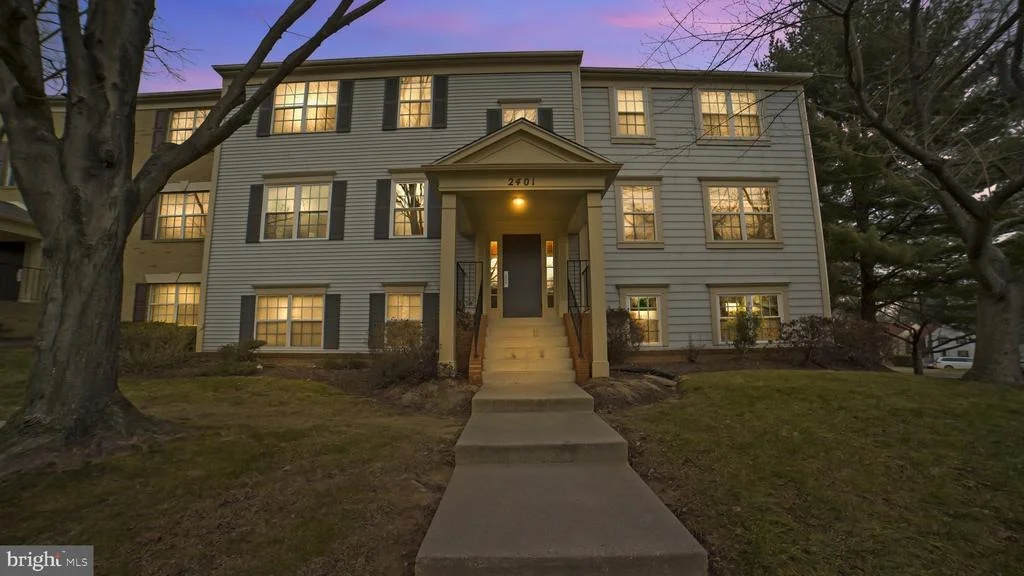 Photo of Unit 12 at 2401 NORMANDY SQUARE PLACE