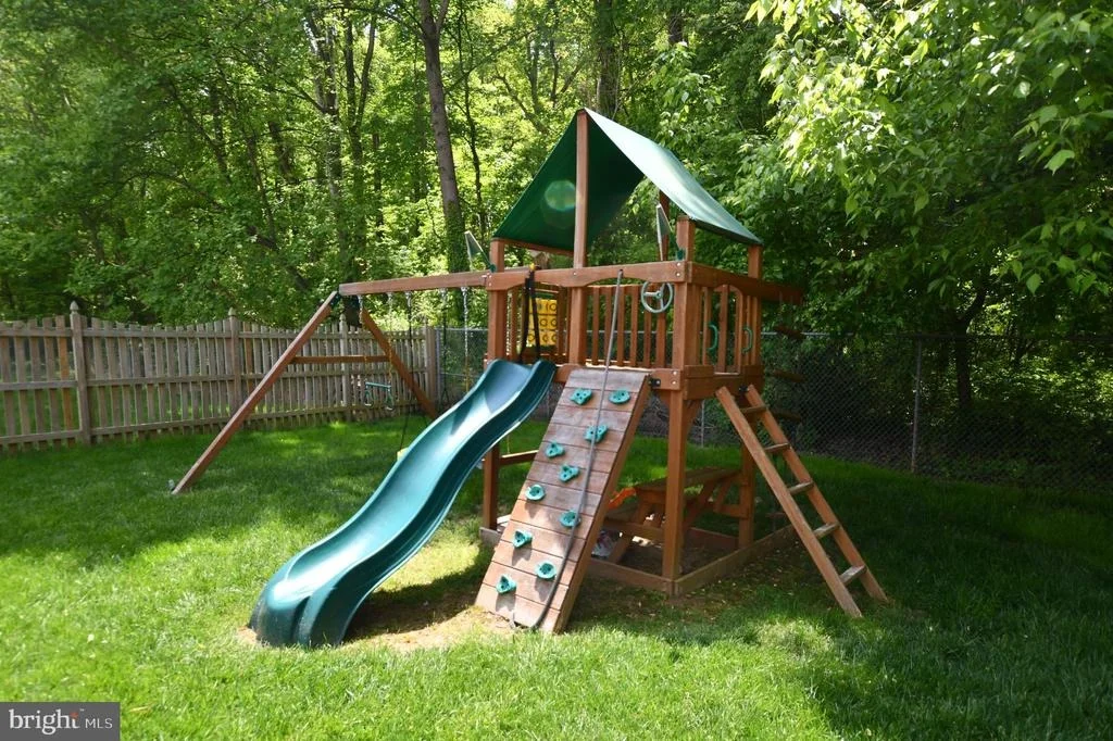Photo of 9244 MATTHEW DRIVE