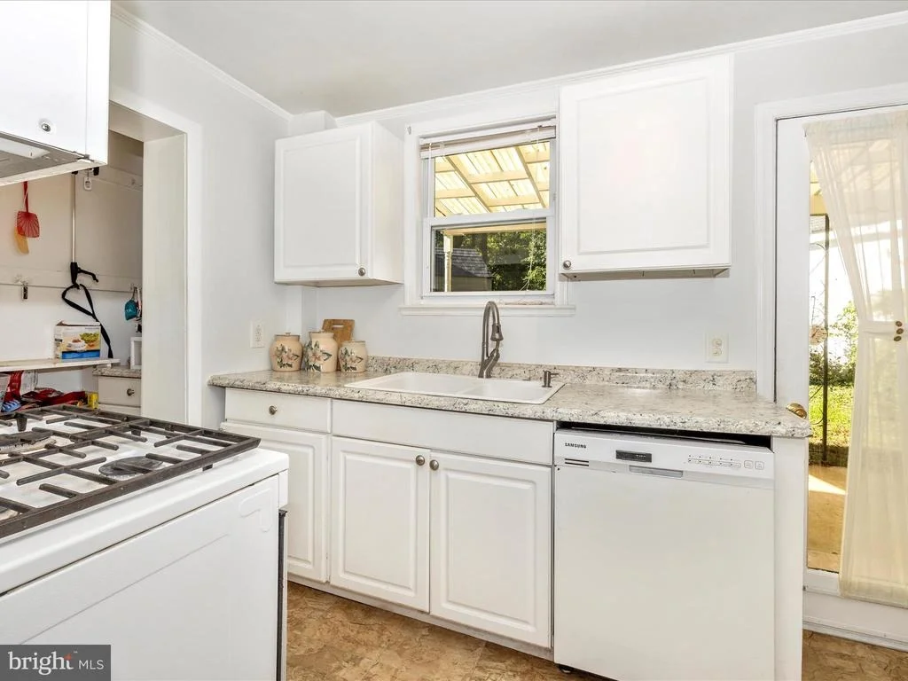 Photo of 1101 FAIRVIEW ROAD