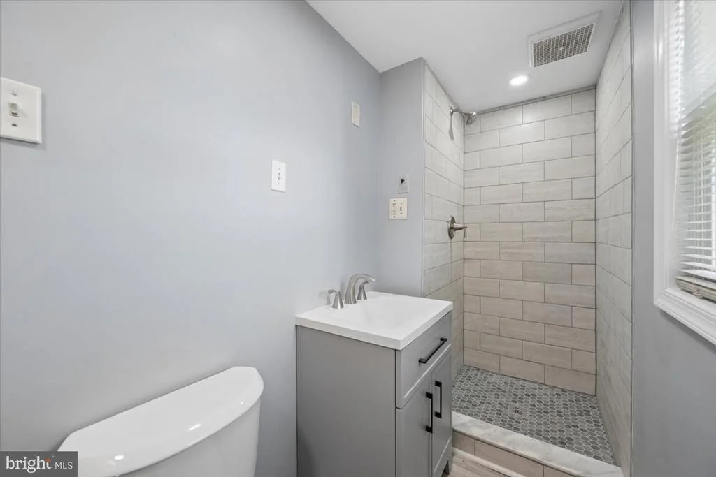 Photo of 5601 CALVERT DRIVE