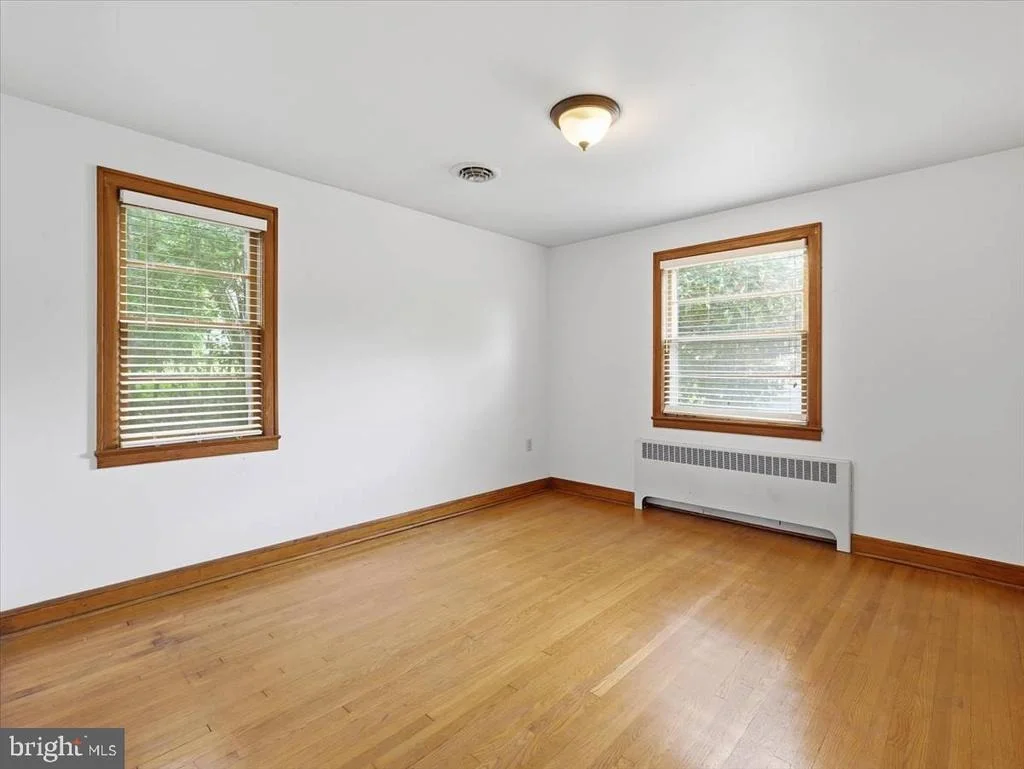 Photo of 939 VIEW STREET