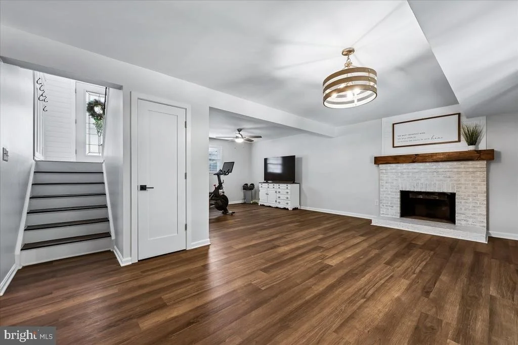 Photo of 24713 CUTSAIL DRIVE
