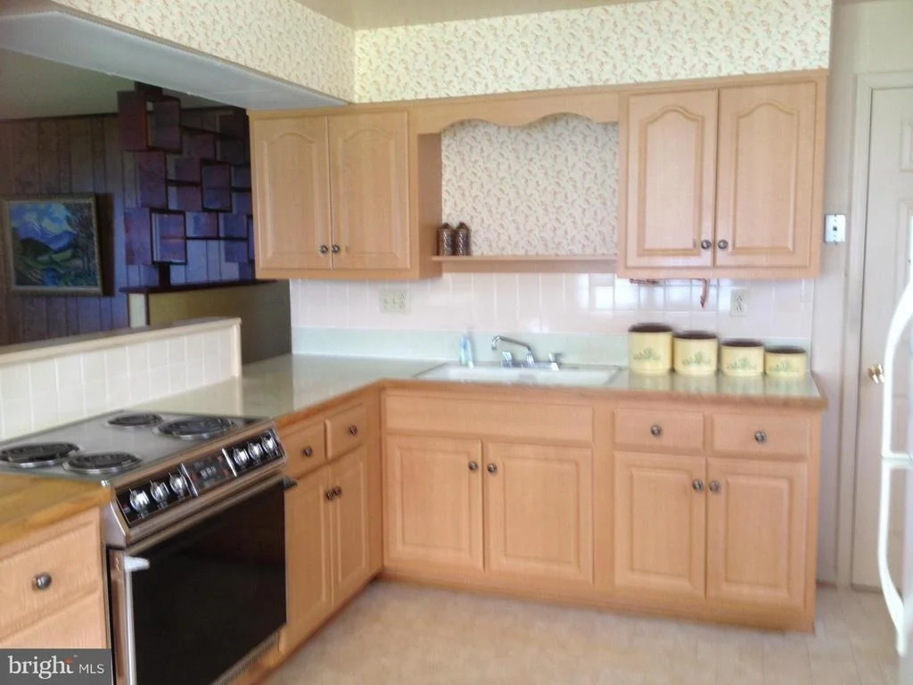 Photo of 20545 WATERLOO LANE