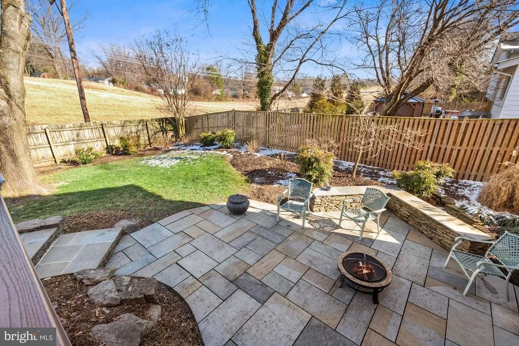 Photo of 11701 GREENLANE DRIVE