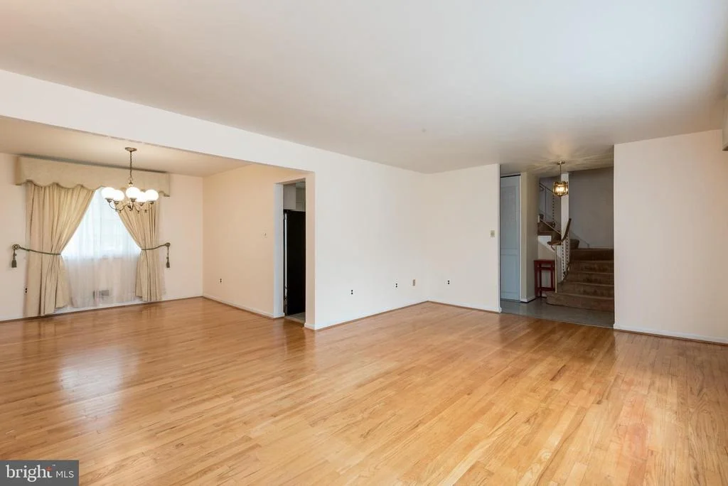 Photo of 129 HEDGEWOOD DRIVE