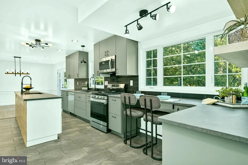 Photo of 14208 N NORTH GATE DRIVE