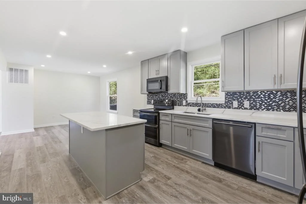 Photo of 24823 CUTSAIL DRIVE