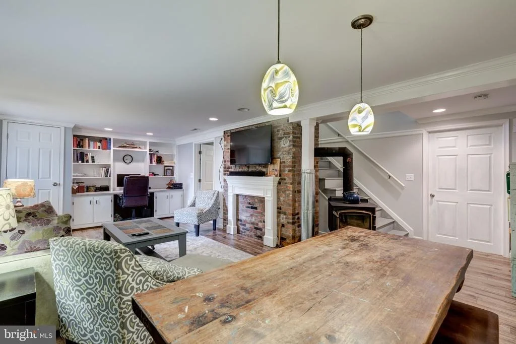 Photo of 701 LONGVIEW AVENUE