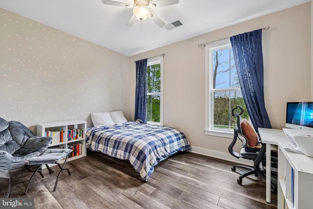 Photo of 1310 HOOK ROAD