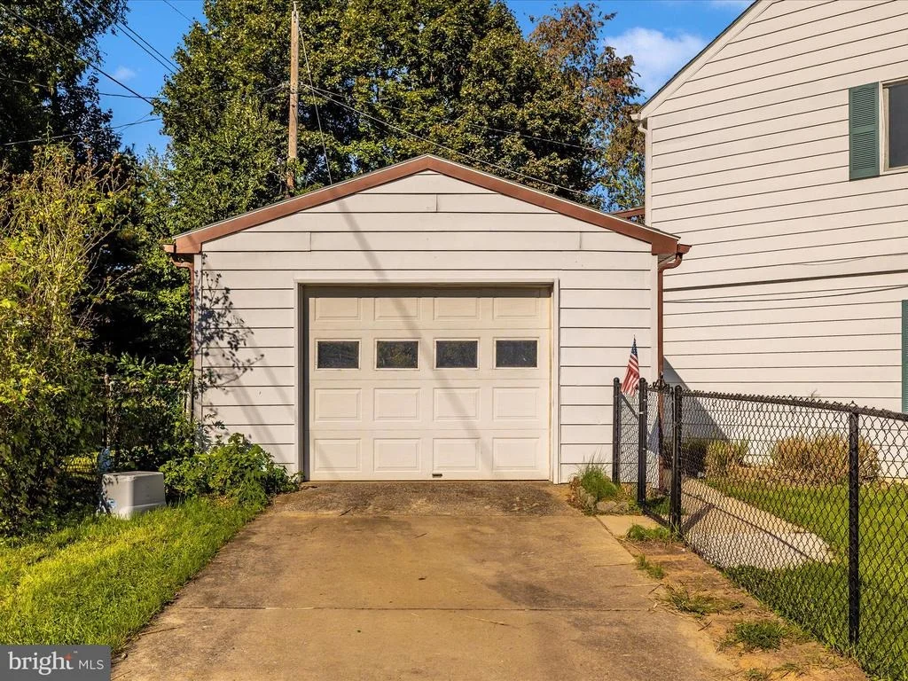 Photo of 1101 FAIRVIEW ROAD