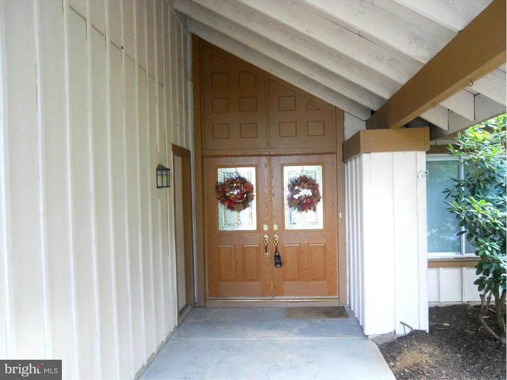 Photo of 18924 LINDENHOUSE ROAD