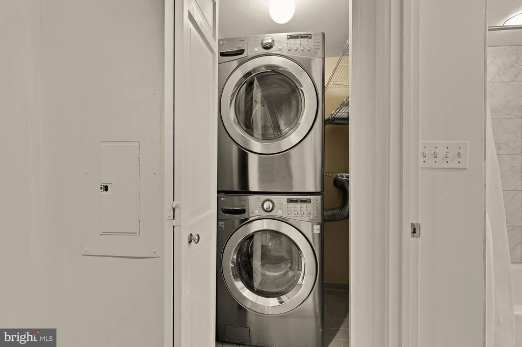 Photo of Unit 2 at 6 LOGAN CIRCLE NW