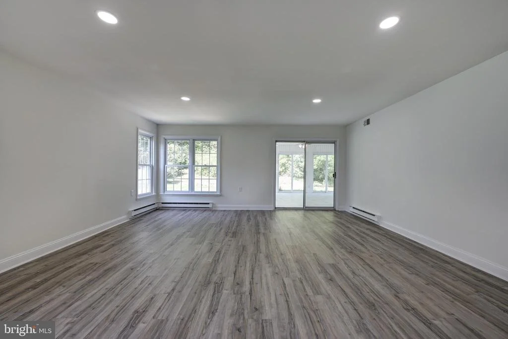 Photo of 116 BUCKINGHAM DRIVE