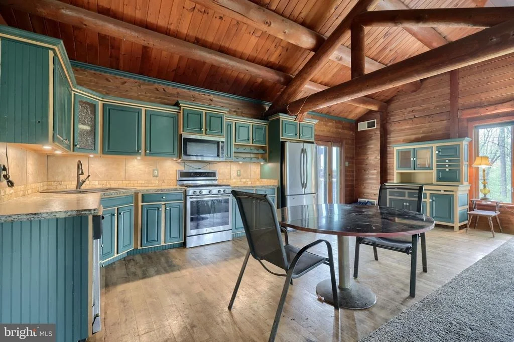 Photo of 171 FOX HOLLOW ROAD