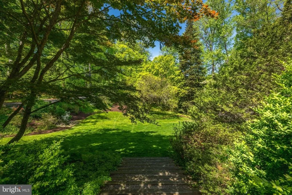 Photo of 7019 ARMAT DRIVE