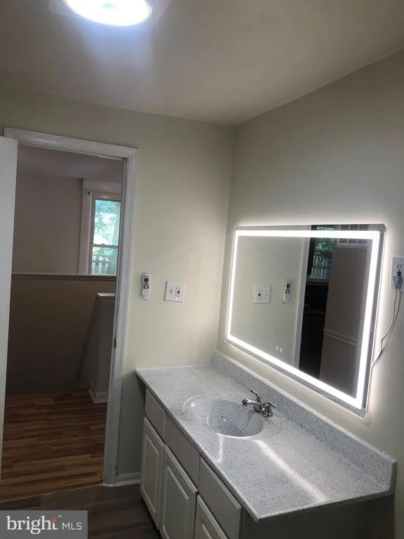 Photo of 516 MENTOR AVENUE