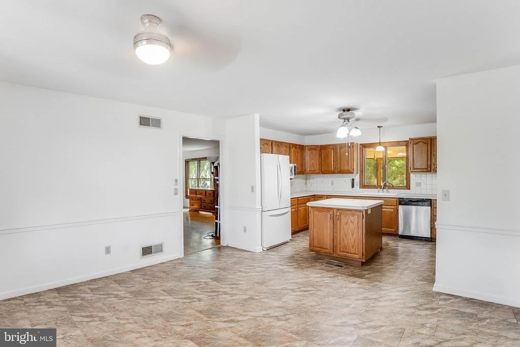 Photo of 28011 LINE ROAD