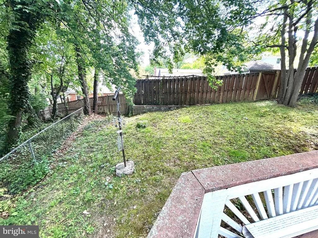 Photo of 906 DRYDEN COURT
