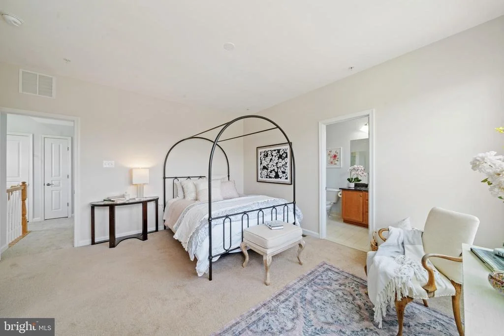 Photo of 304 PARKVIEW AVENUE