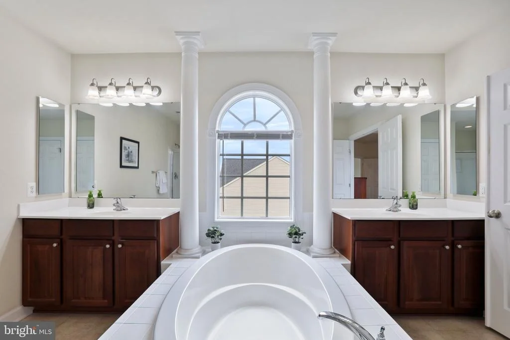Photo of 10138 ROULETTE DRIVE