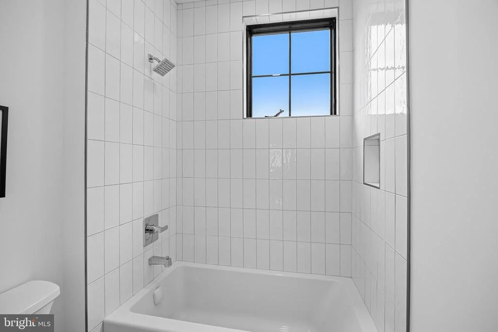 Photo of 8 CHAPEL AVE