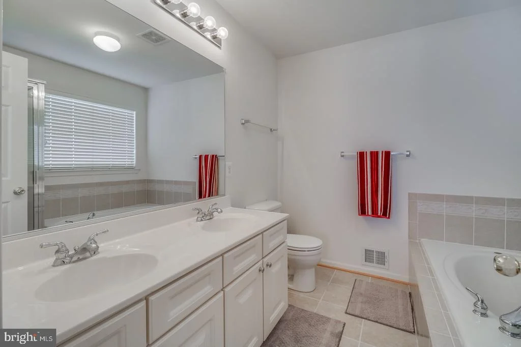 Photo of 254 LONE TREE DRIVE