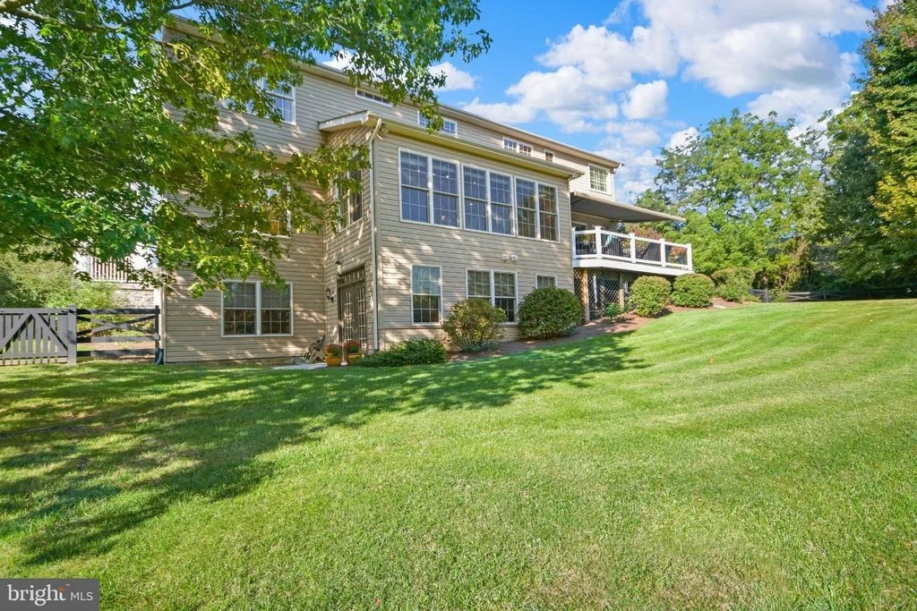 Photo of 4606 MOCKINGBIRD LANE